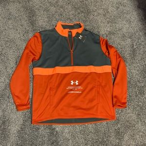 NWT under armour 1/2 zip pullover.  XXL